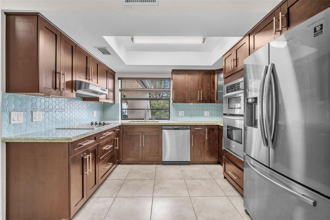 For Rent: $3,200 (3 beds, 2 baths, 1327 Square Feet)