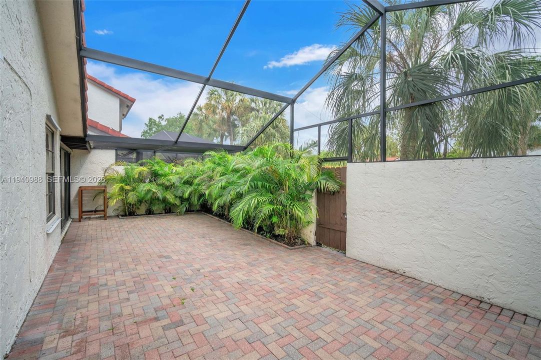 For Rent: $3,200 (3 beds, 2 baths, 1327 Square Feet)