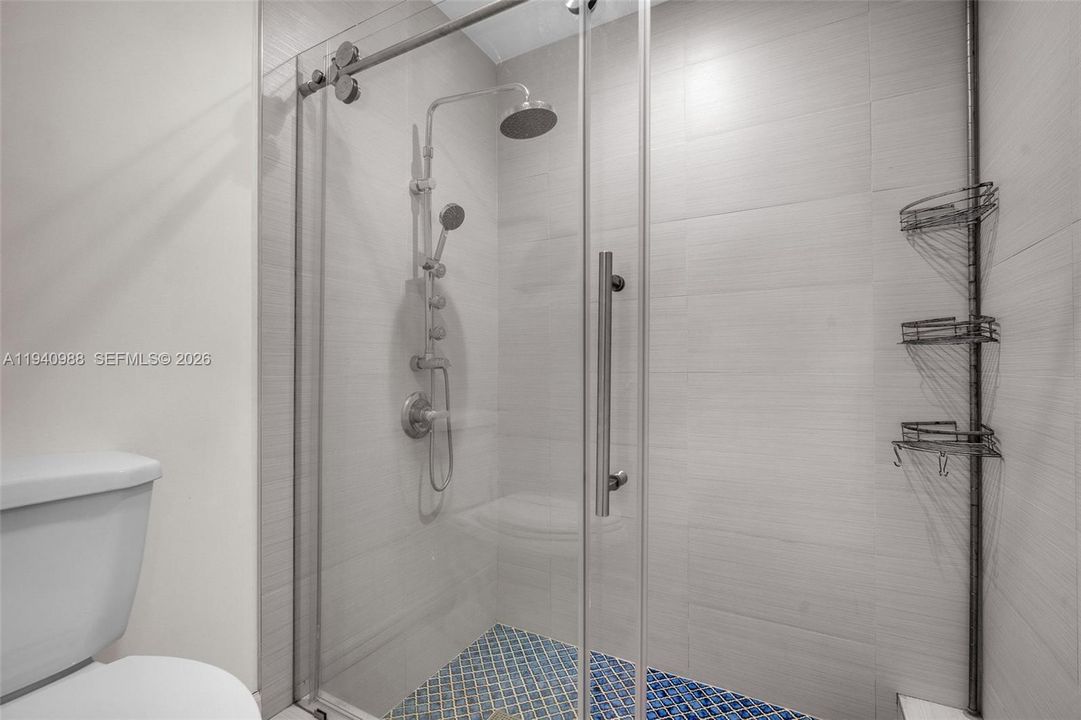 For Rent: $3,200 (3 beds, 2 baths, 1327 Square Feet)