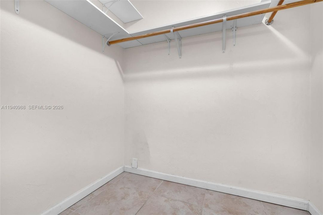 For Rent: $3,200 (3 beds, 2 baths, 1327 Square Feet)