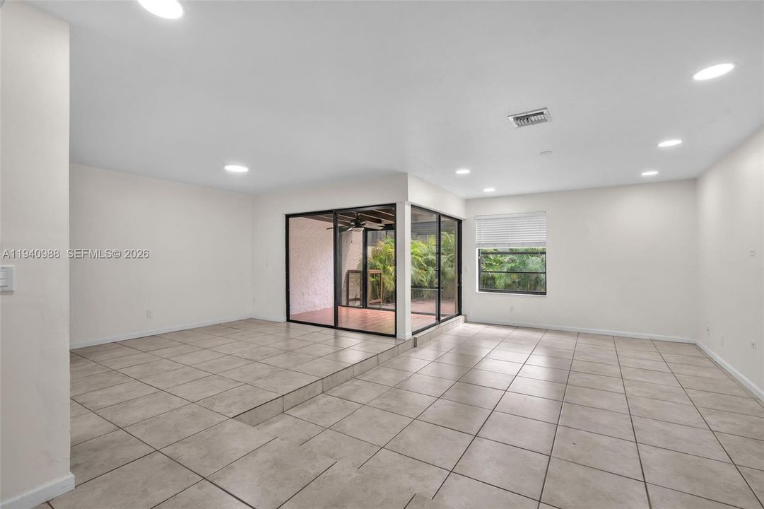 For Rent: $3,200 (3 beds, 2 baths, 1327 Square Feet)