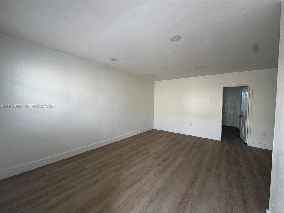 В аренду: $2,000 (1 спален, 1 ванн, 495 Квадратных фут)