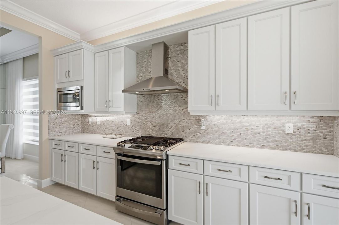 En Venta: $949,900 (3 camas, 2 baños, 2580 Pies cuadrados)