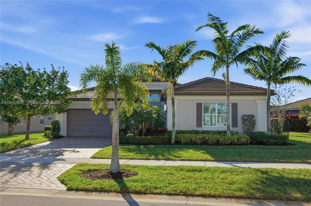 En Venta: $949,900 (3 camas, 2 baños, 2580 Pies cuadrados)