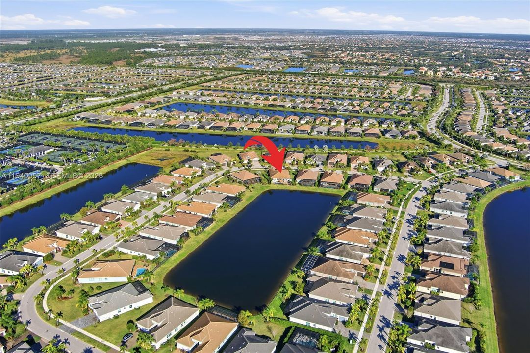 En Venta: $949,900 (3 camas, 2 baños, 2580 Pies cuadrados)