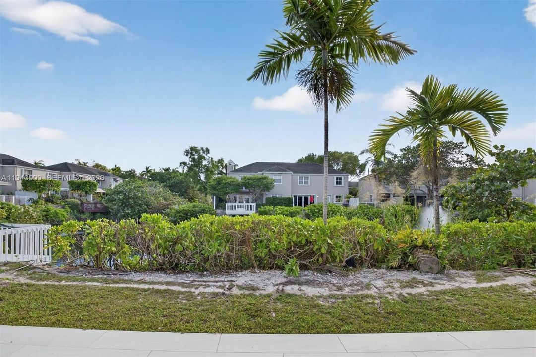 For Sale: $850,000 (3 beds, 2 baths, 1680 Square Feet)