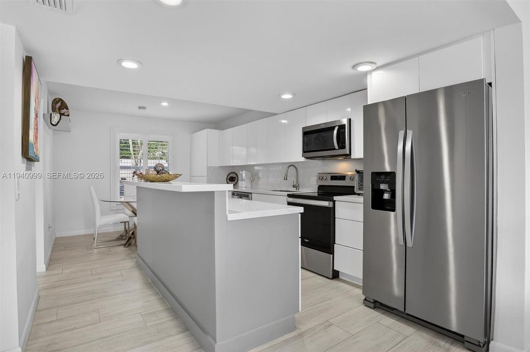 For Sale: $850,000 (3 beds, 2 baths, 1680 Square Feet)