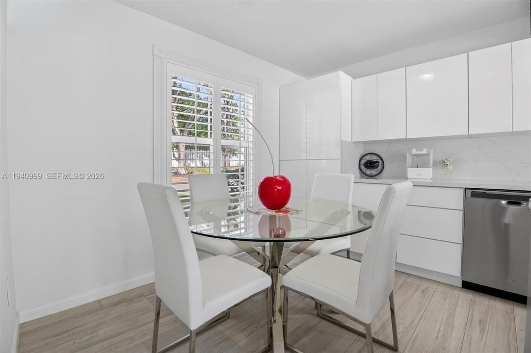 For Sale: $850,000 (3 beds, 2 baths, 1680 Square Feet)