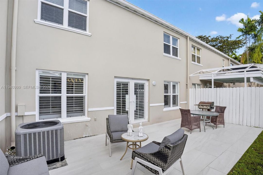 For Sale: $850,000 (3 beds, 2 baths, 1680 Square Feet)