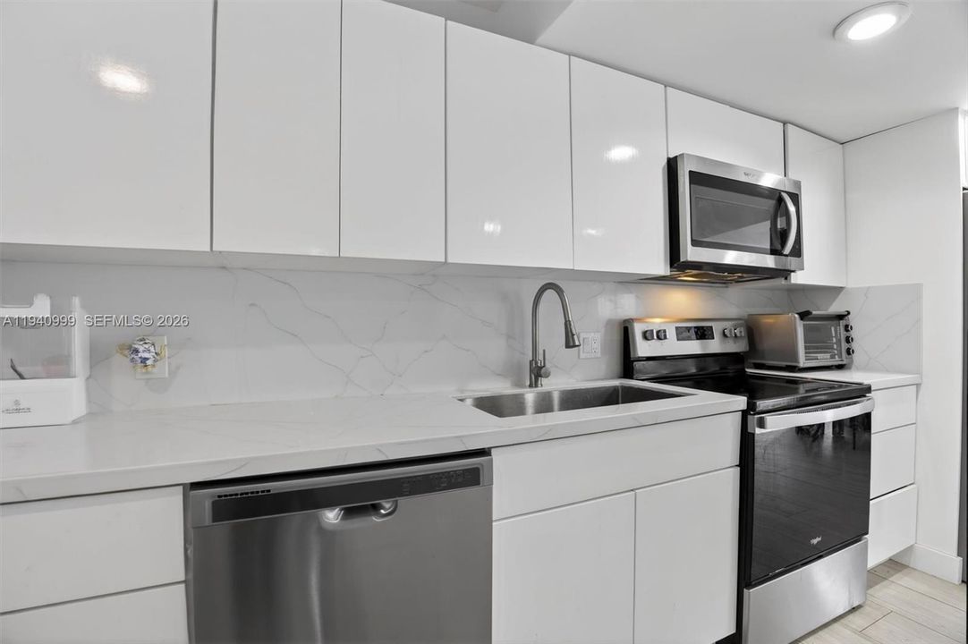 For Sale: $850,000 (3 beds, 2 baths, 1680 Square Feet)