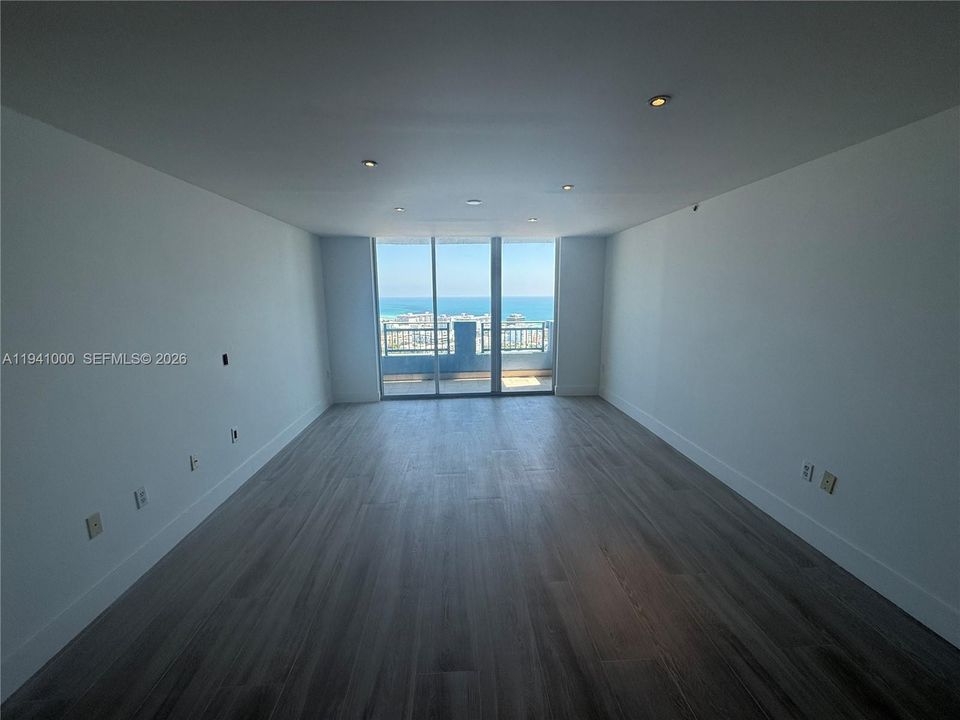 В аренду: $5,750 (2 спален, 2 ванн, 1080 Квадратных фут)