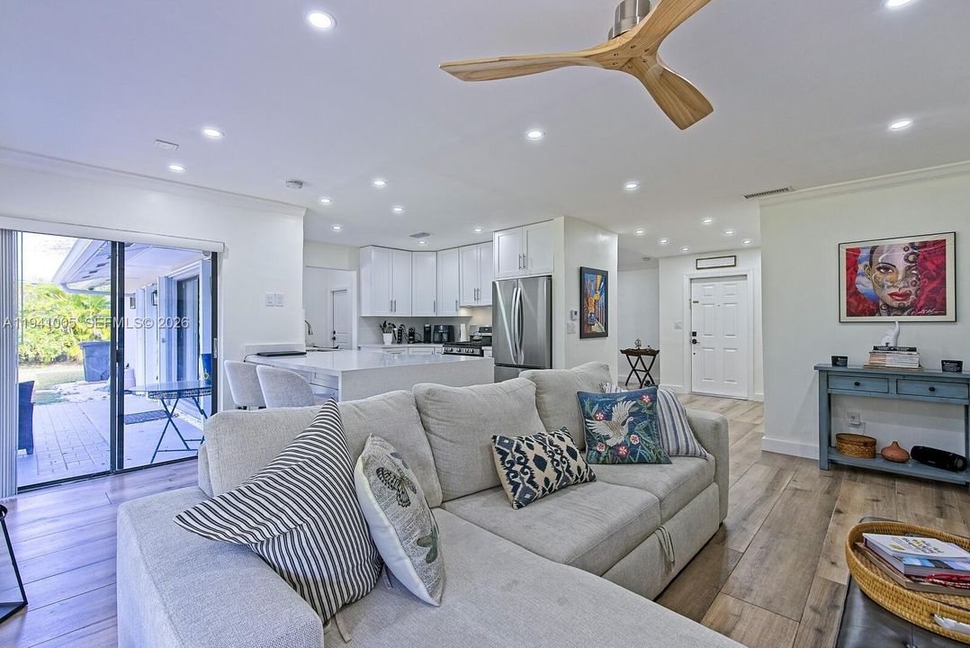 For Rent: $6,800 (3 beds, 2 baths, 1752 Square Feet)