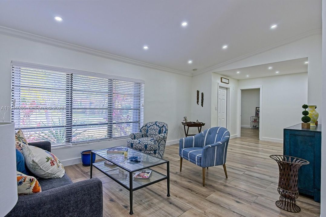 For Rent: $6,800 (3 beds, 2 baths, 1752 Square Feet)