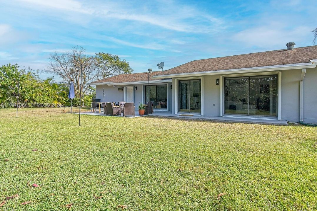 For Rent: $6,800 (3 beds, 2 baths, 1752 Square Feet)