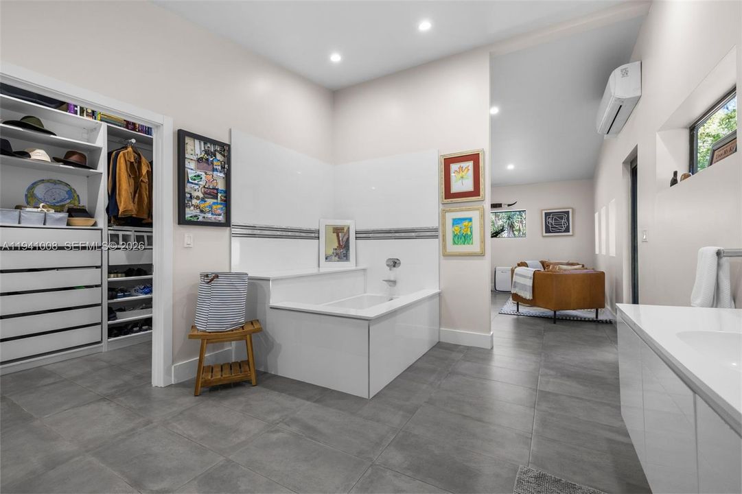 На продажу: $3,799,999 (3 спален, 3 ванн, 2792 Квадратных фут)