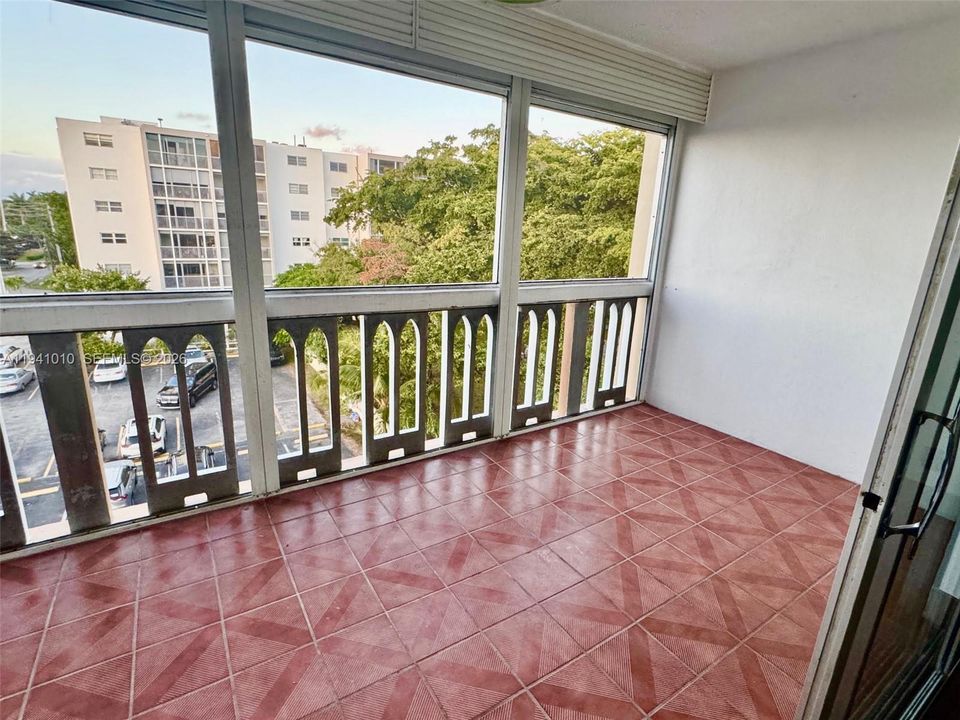 出租: $2,350 (2 贝兹, 2 浴室, 1092 平方英尺)