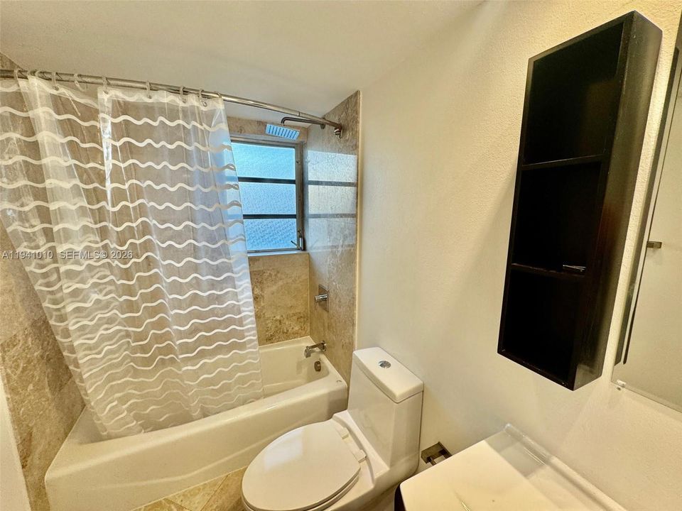 出租: $2,350 (2 贝兹, 2 浴室, 1092 平方英尺)