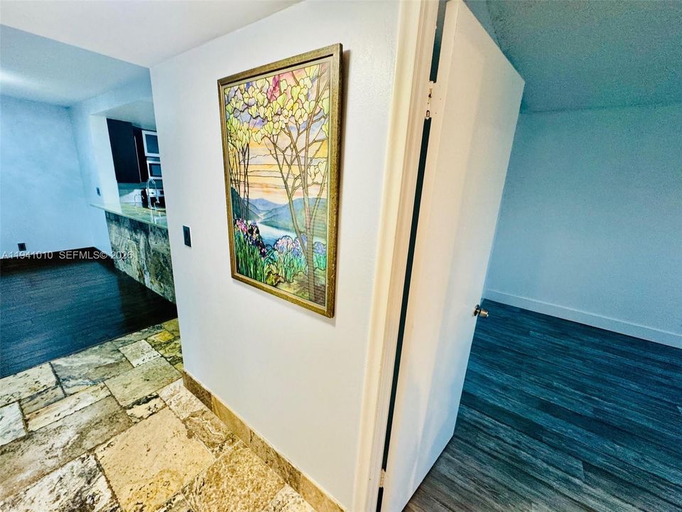 出租: $2,350 (2 贝兹, 2 浴室, 1092 平方英尺)