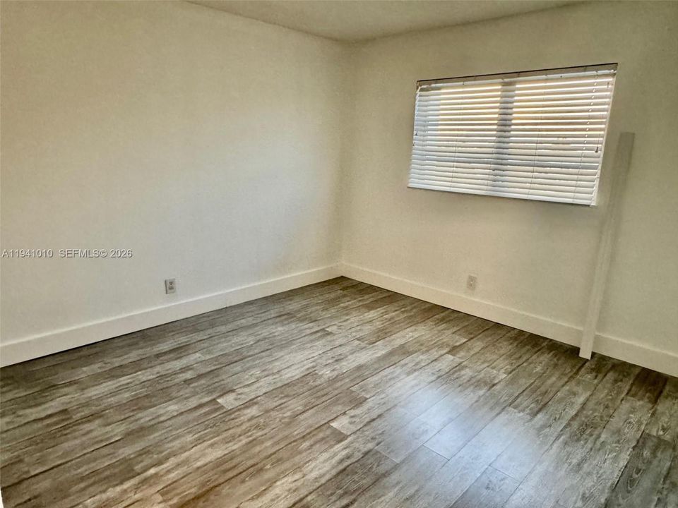 出租: $2,350 (2 贝兹, 2 浴室, 1092 平方英尺)