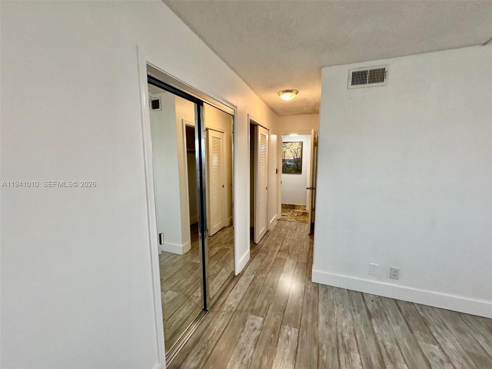 出租: $2,350 (2 贝兹, 2 浴室, 1092 平方英尺)