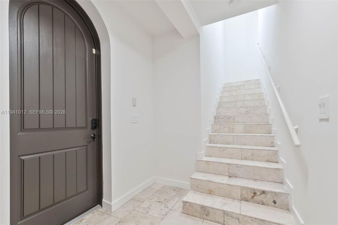 For Sale: $1,599,000 (3 beds, 3 baths, 2761 Square Feet)