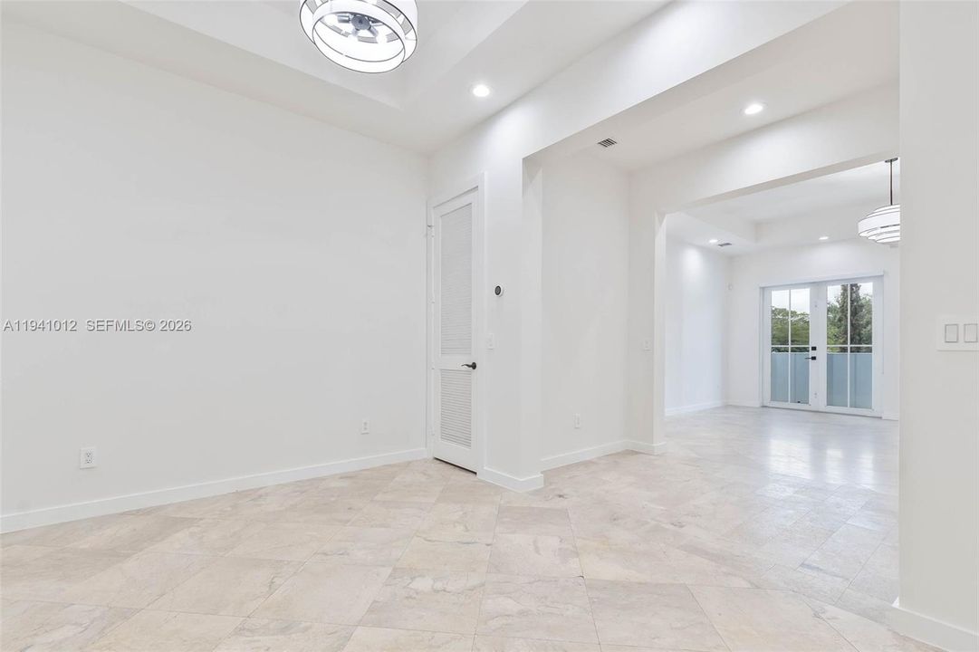 For Sale: $1,599,000 (3 beds, 3 baths, 2761 Square Feet)