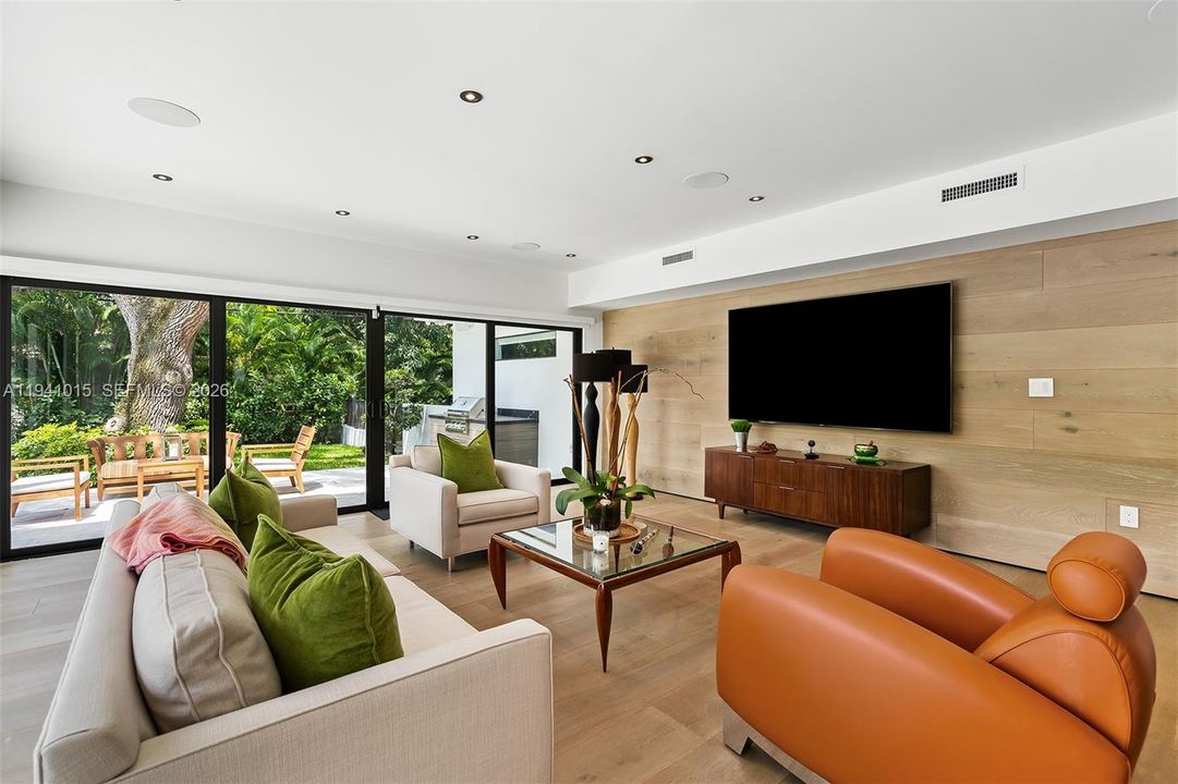 En Venta: $4,500,000 (3 camas, 3 baños, 2381 Pies cuadrados)