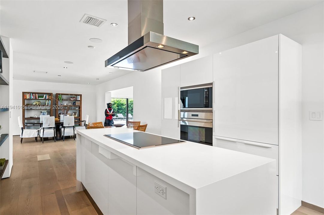 En Venta: $4,500,000 (3 camas, 3 baños, 2381 Pies cuadrados)