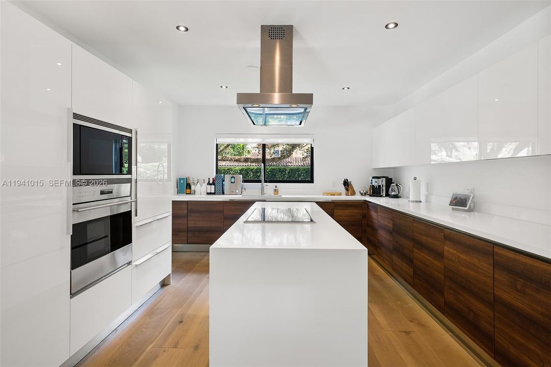 En Venta: $4,500,000 (3 camas, 3 baños, 2381 Pies cuadrados)