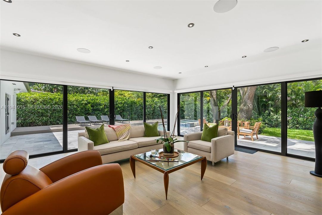 En Venta: $4,500,000 (3 camas, 3 baños, 2381 Pies cuadrados)