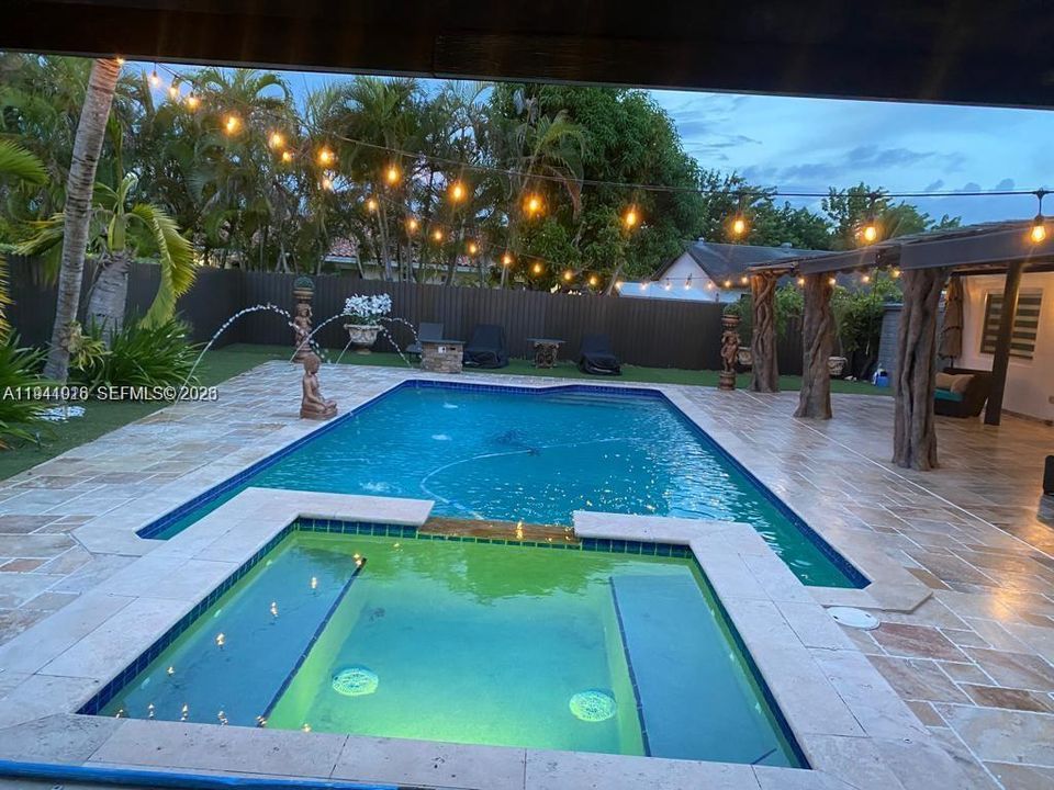 出租: $4,000 (3 贝兹, 2 浴室, 1882 平方英尺)