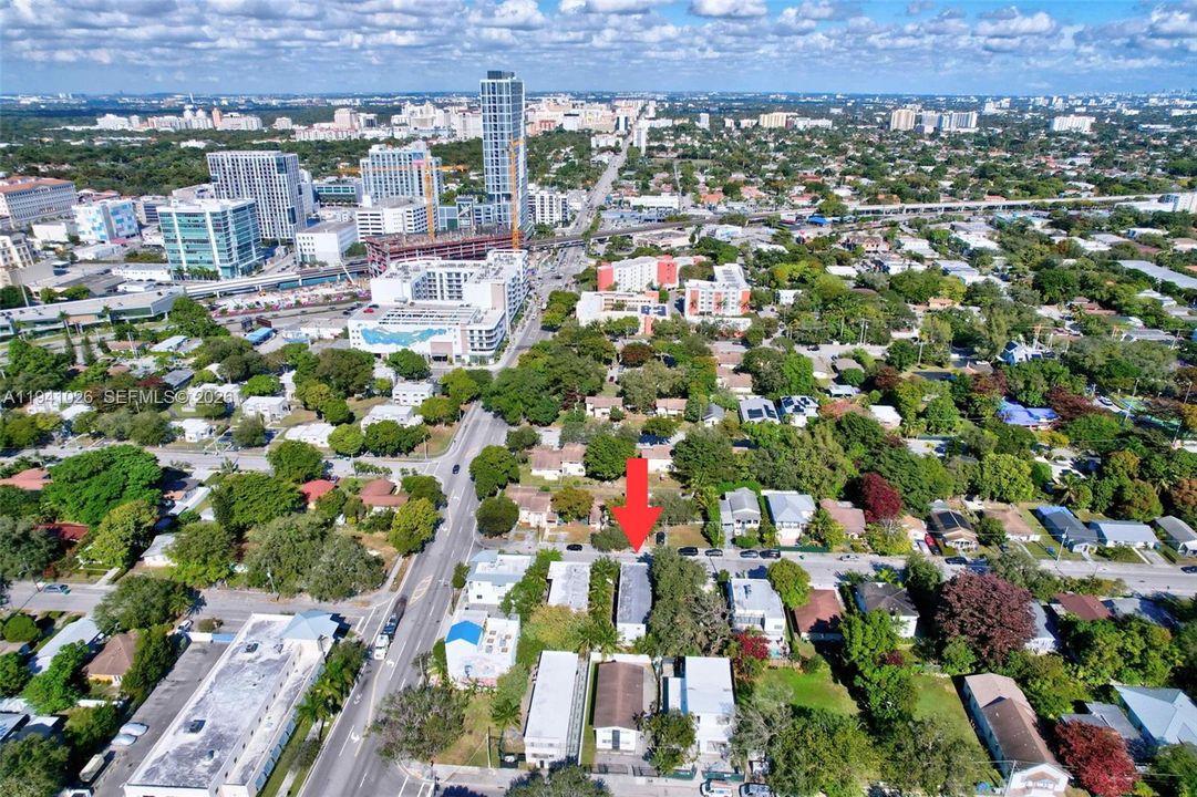 В аренду: $1,750 (1 спален, 1 ванн, 3696 Квадратных фут)