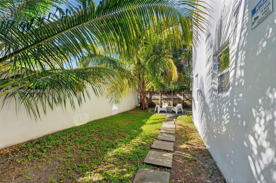 В аренду: $1,750 (1 спален, 1 ванн, 3696 Квадратных фут)