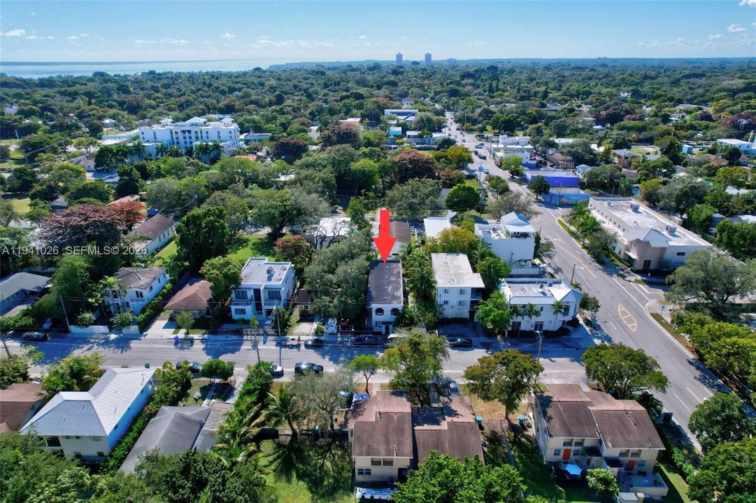 В аренду: $1,750 (1 спален, 1 ванн, 3696 Квадратных фут)