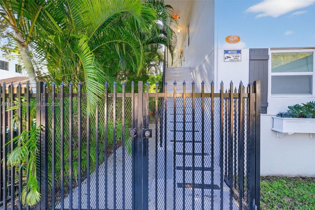 В аренду: $1,750 (1 спален, 1 ванн, 3696 Квадратных фут)