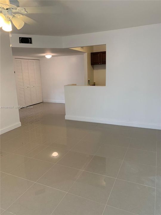 出租: $1,850 (1 贝兹, 1 浴室, 679 平方英尺)