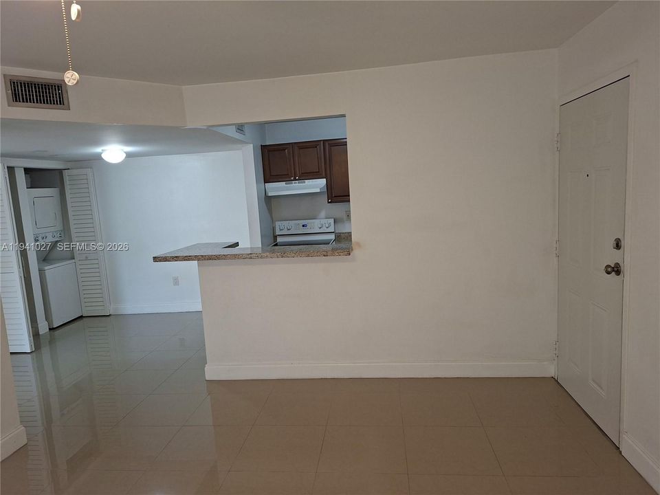 出租: $1,850 (1 贝兹, 1 浴室, 679 平方英尺)