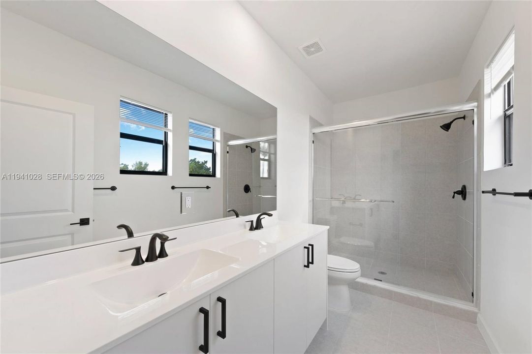 В аренду: $4,000 (3 спален, 2 ванн, 1749 Квадратных фут)