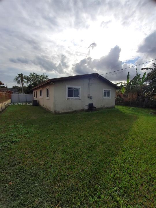 待售: $379,999 (3 贝兹, 2 浴室, 1274 平方英尺)