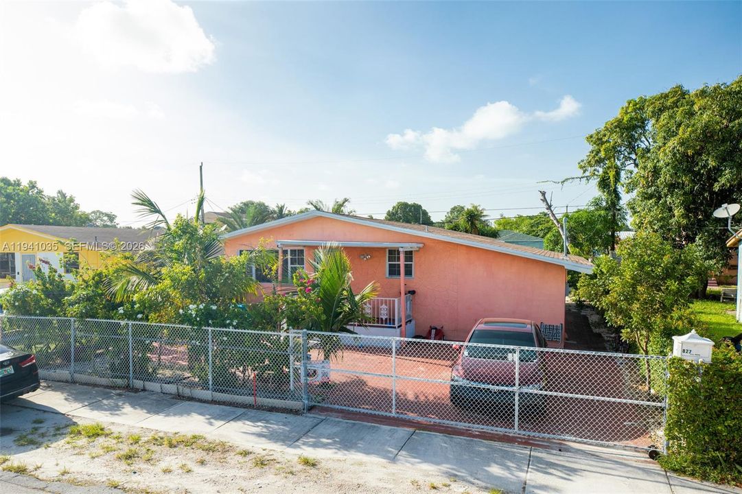 На продажу: $475,000 (3 спален, 2 ванн, 1635 Квадратных фут)