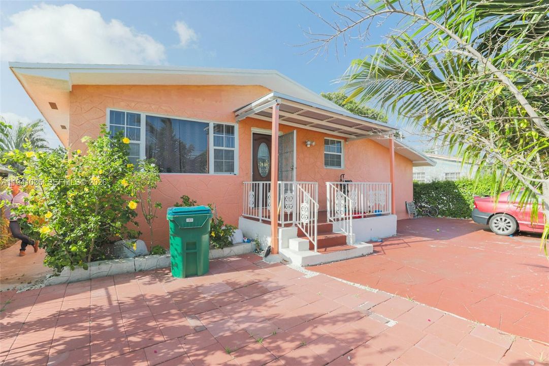 На продажу: $475,000 (3 спален, 2 ванн, 1635 Квадратных фут)