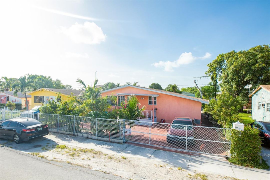 На продажу: $475,000 (3 спален, 2 ванн, 1635 Квадратных фут)