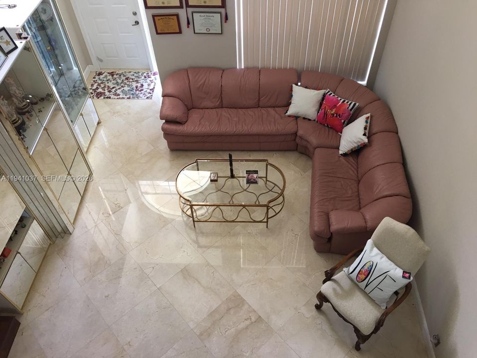 出租: $3,550 (4 贝兹, 2 浴室, 1956 平方英尺)