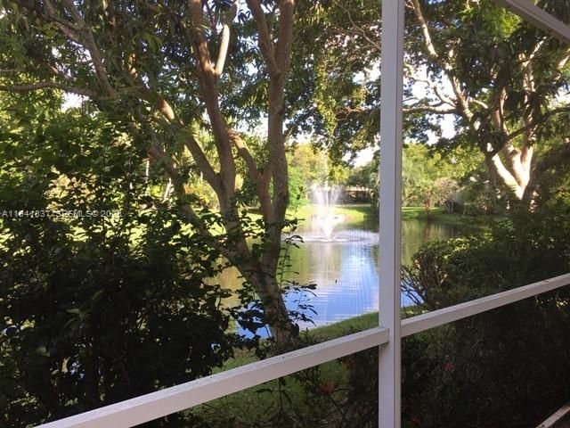 出租: $3,550 (4 贝兹, 2 浴室, 1956 平方英尺)