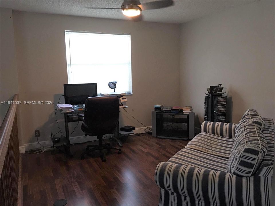 出租: $3,550 (4 贝兹, 2 浴室, 1956 平方英尺)