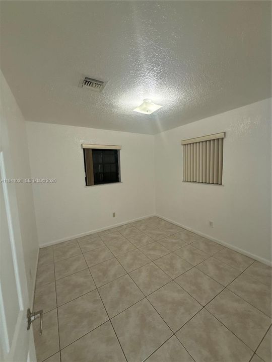 For Rent: $2,500 (2 beds, 1 baths, 1350 Square Feet)