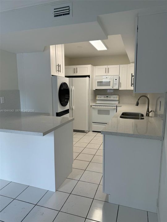 For Rent: $2,500 (2 beds, 2 baths, 1170 Square Feet)