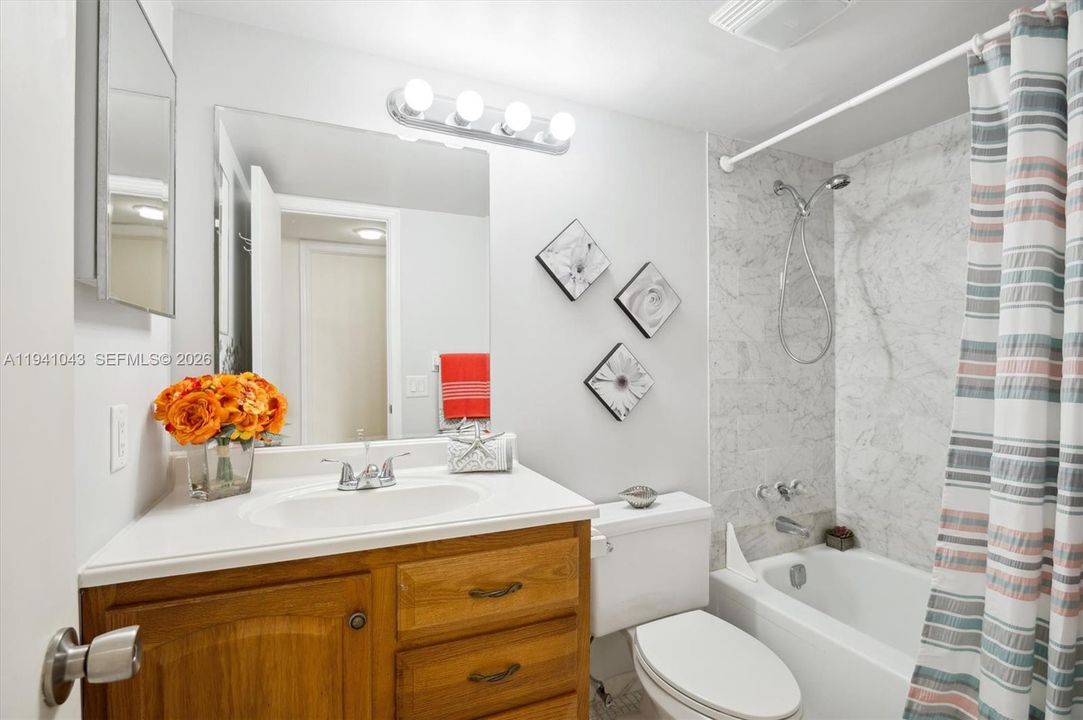 For Sale: $192,000 (2 beds, 2 baths, 1170 Square Feet)