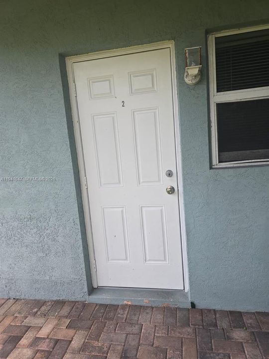 出租: $1,550 (1 贝兹, 1 浴室, 0 平方英尺)