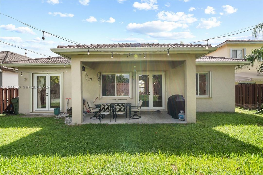 For Rent: $3,600 (4 beds, 3 baths, 2118 Square Feet)